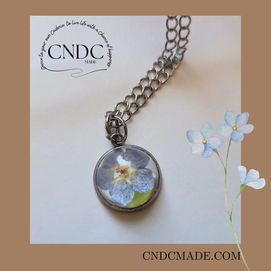 Forget me not | Pressed flower Resin Necklace