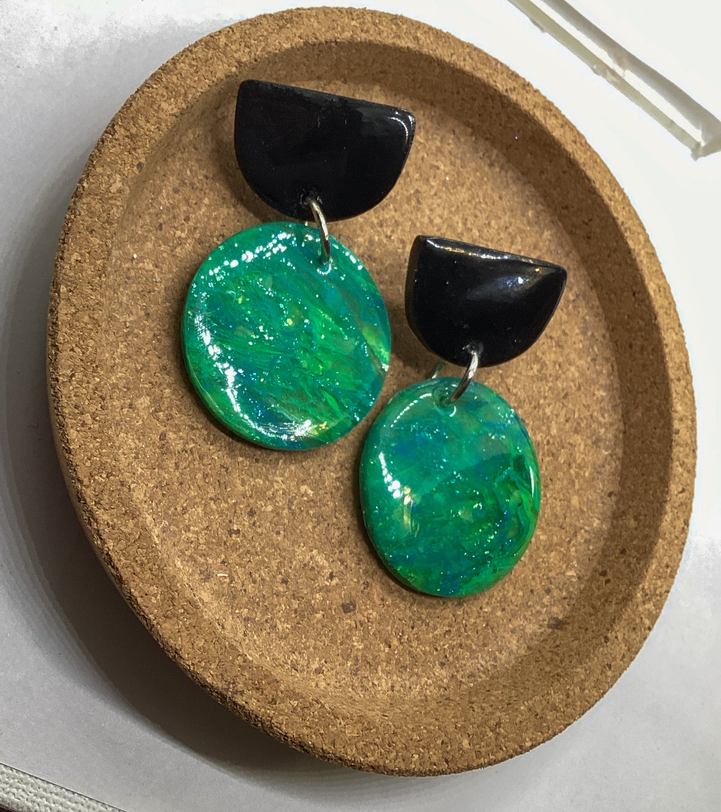 Emerald Glow Dangle Earrings – Handmade Polymer Clay Jewelry